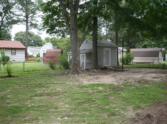 2nd image of 643 Daniel Dr