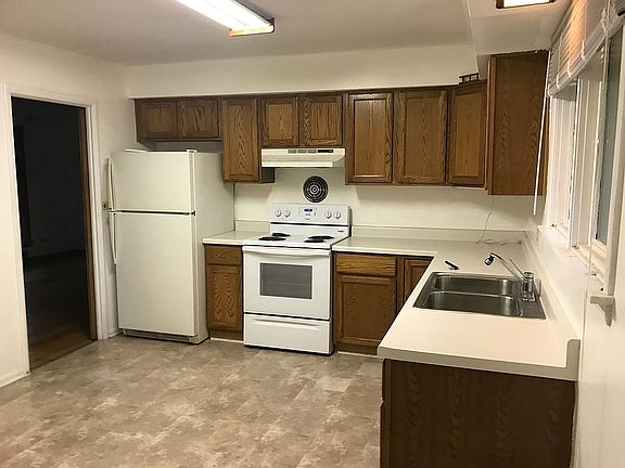 5th image of 515 Skylark Dr