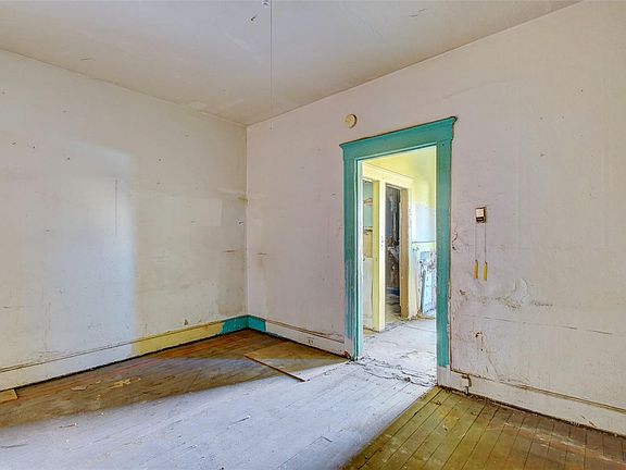 5th image of 521 W 6th Ave