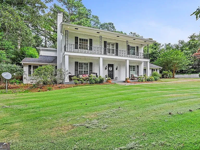 420 Ridgecrest Rd — Photo 1