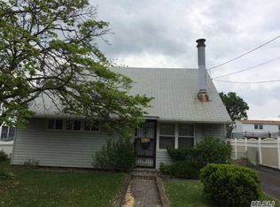 2337 Stewart Ave, Westbury, NY 11590