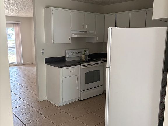 2nd image of 4648 Boardwalk St