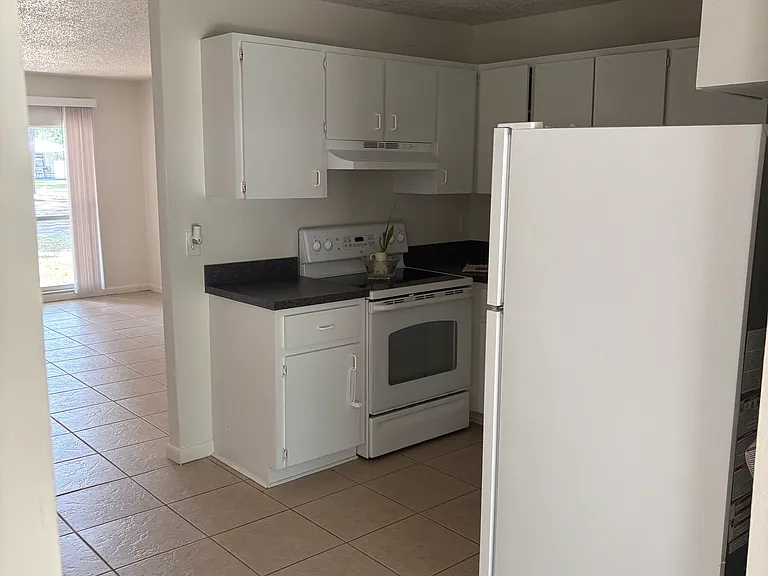 4648 Boardwalk St — Photo 2
