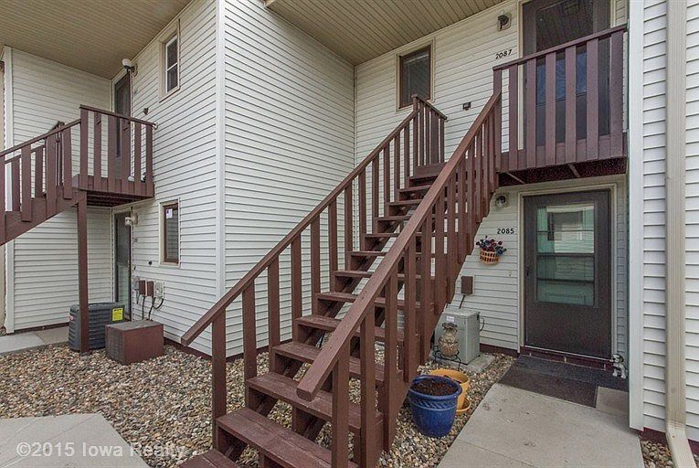 1st image of 2085 NW Hickory Ln #9