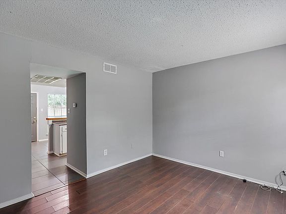 4th image of 1718-1720 Hazel St #1718
