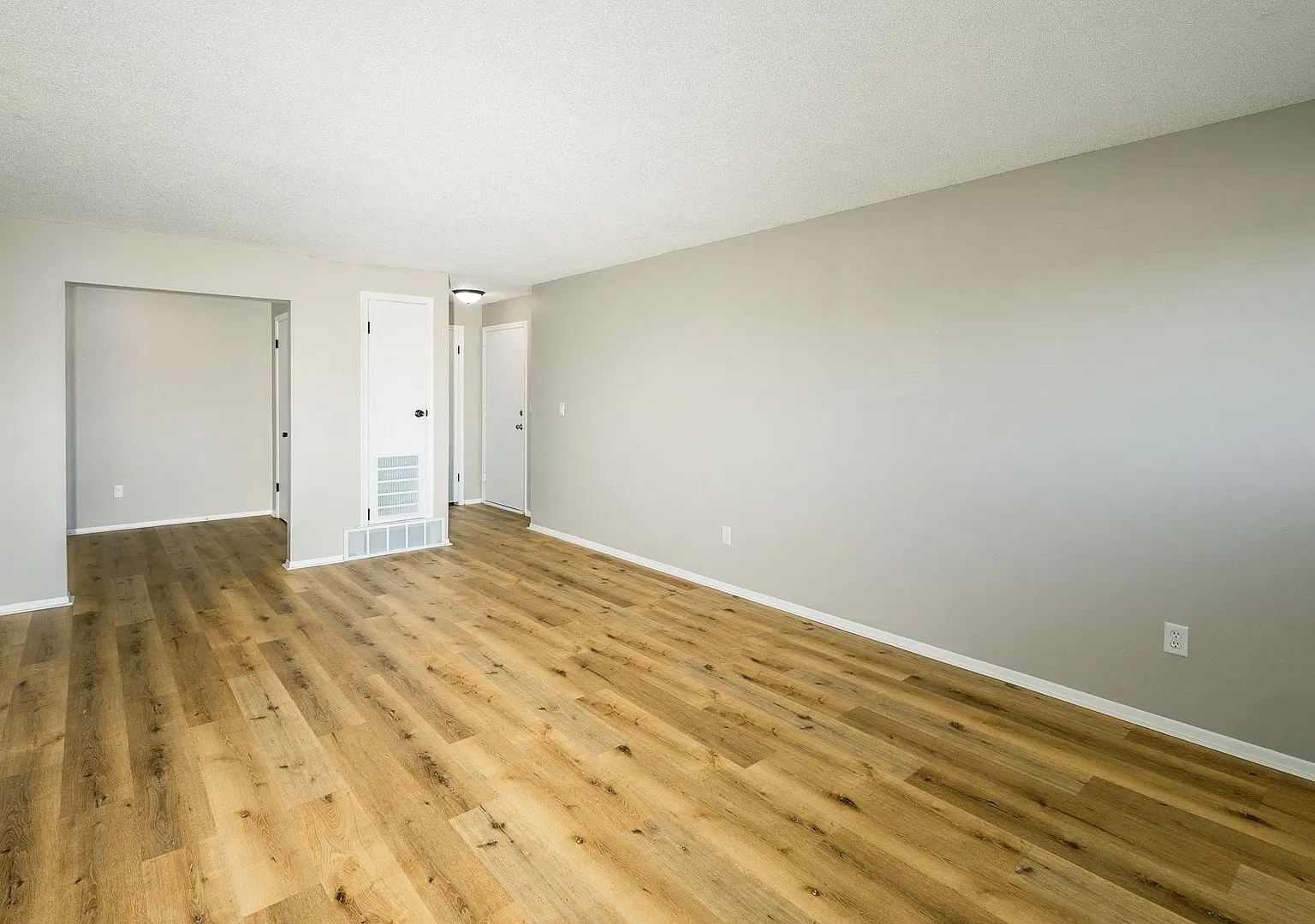 46th Street Apartments — Photo 4