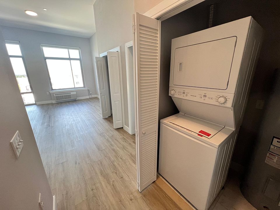 Unit 812 (Washer and Dryer in Unit)