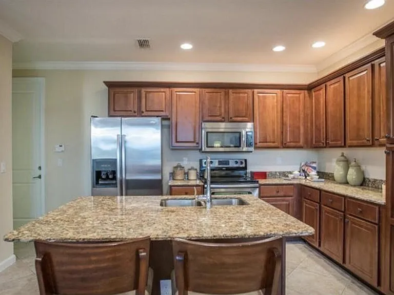 1485 NW 48th Dr — Photo 6