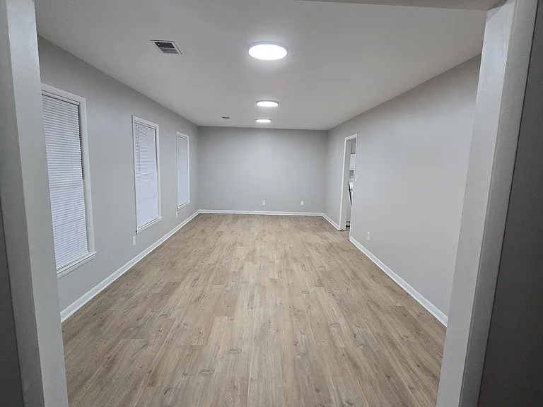 1210 Arbor Ave SW — Photo 5