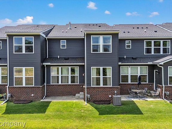 4th image of 4685 Broomfield Way