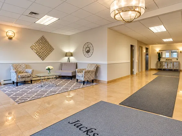101 Jackson Ave, Mineola, NY