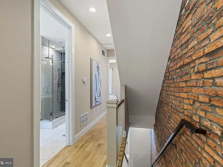 729 S 15th St — Photo 22