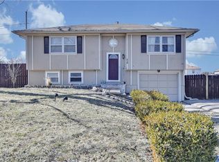 804 W 3rd St, Edgerton, KS 66021