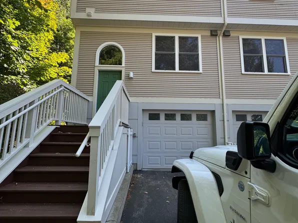 84 Finch Ct #84, South Burlington, VT 05403