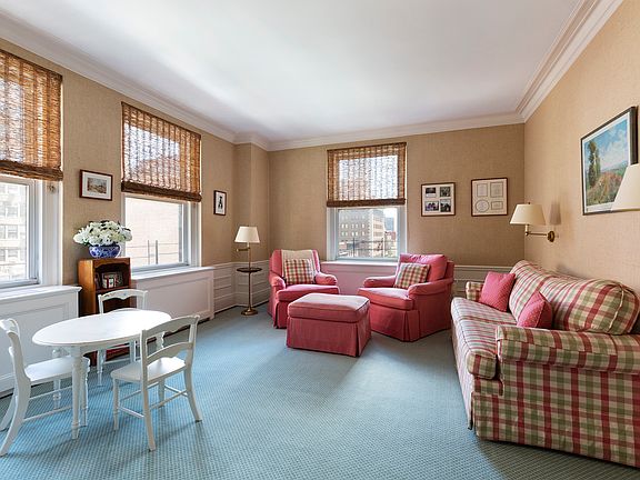 4th image of 1075 Park Ave #7B