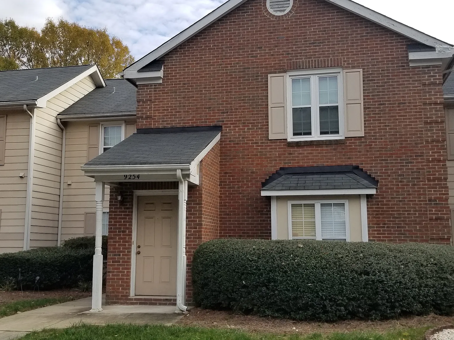 2 bed, 1064 sqft, $1,800 — Photo 1
