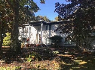 15 Peppermint Ln, Johnston, RI 02919