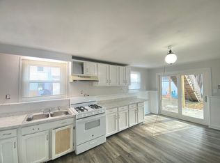 30 Thorwald Ave, Hampton, NH 03842