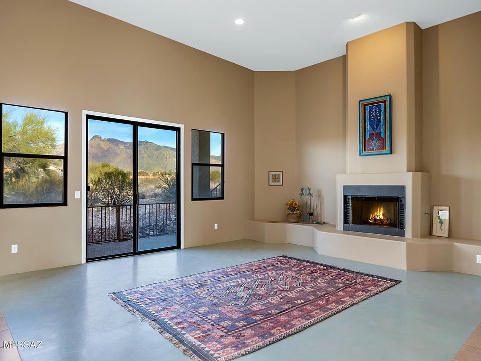 1st image of 555 E Agave Dr