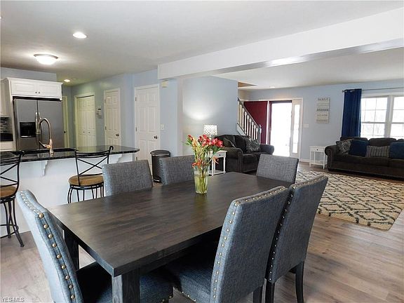 3rd image of 203 Evergreen Dr