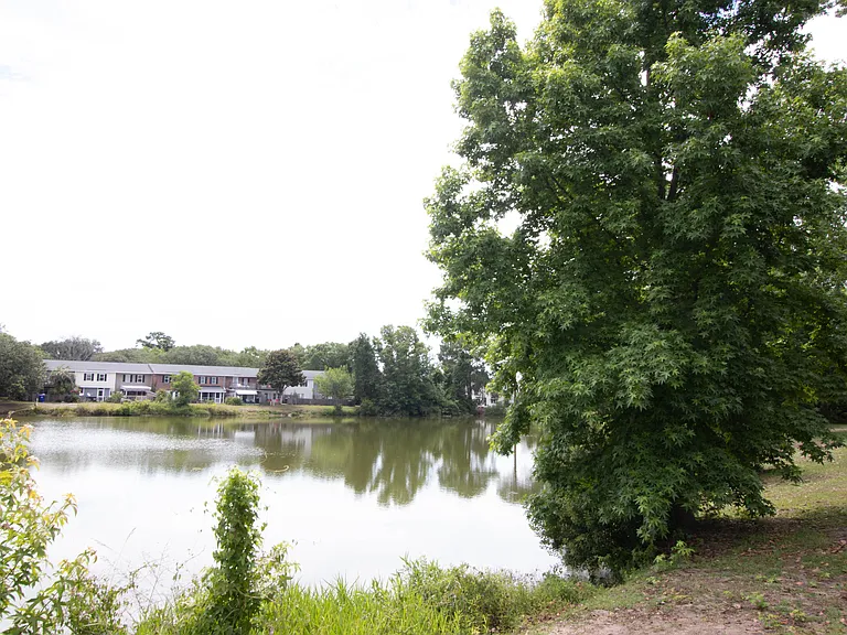 324 Lakeside Dr #E3 — Photo 7