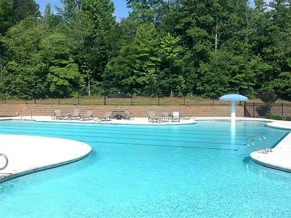 3rd image of 7785 Pleasant Hollow Ln