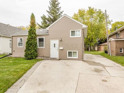 1446 16 1/2 St S, Fargo, ND, 58103