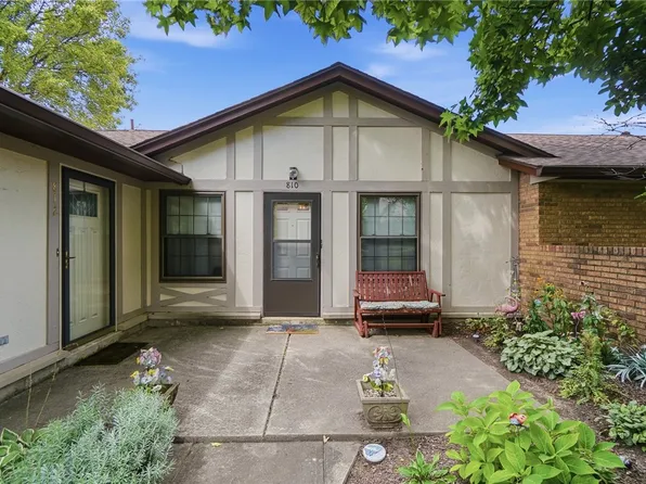 810 Pine Needles Dr, Dayton, OH 45458