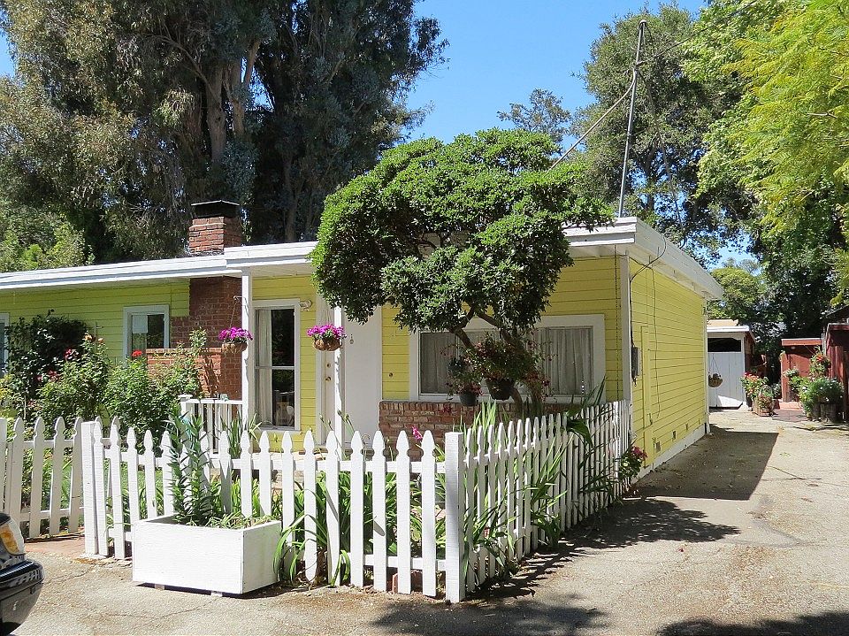 Front house and driveway to cottage