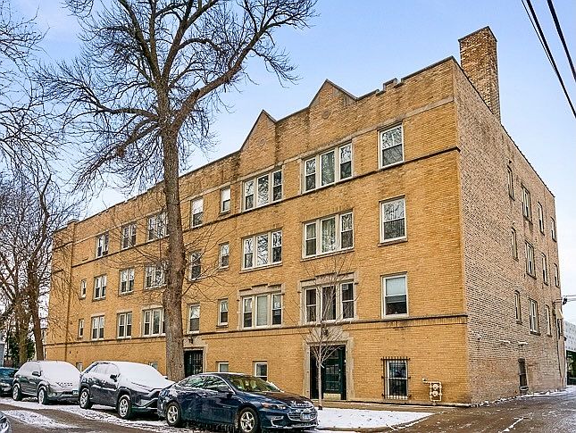1st image of 3654 W Belle Plaine Ave Unit 303