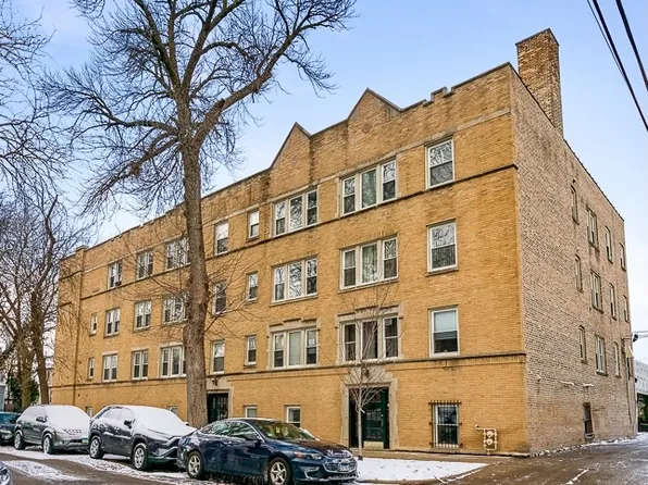 3654 W Belle Plaine Ave Unit 303, Chicago, IL 60618