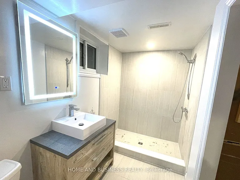 1326 Meredith Ave — Photo 18