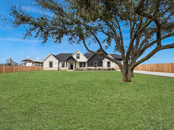 4th image of 5811 County Road 675b