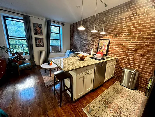 Rented by MySpaceNYC | media 17