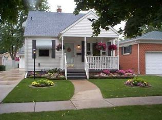 1266 Maple Blvd, Monroe, MI 48162