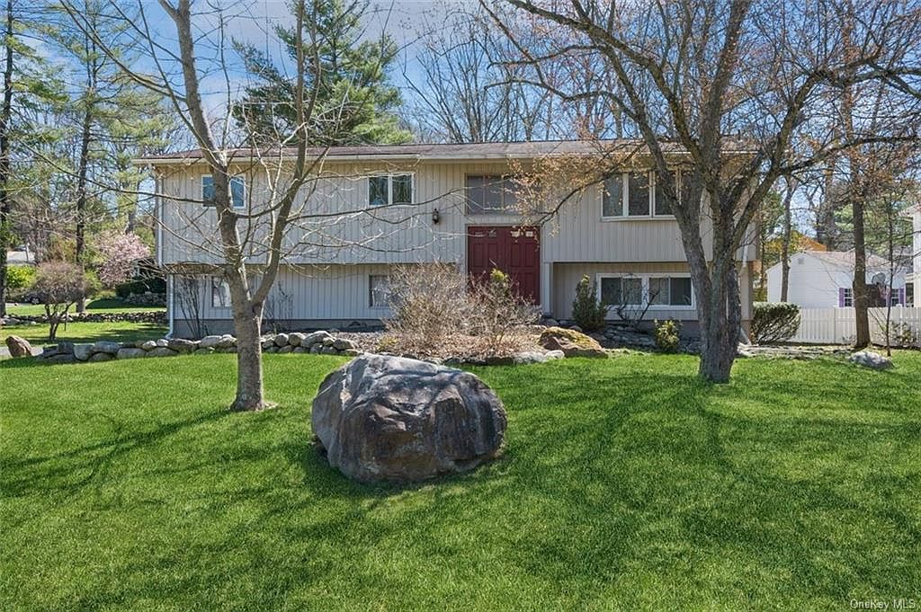 4 Renfrew Road, Spring Valley, NY 10977 Zillow