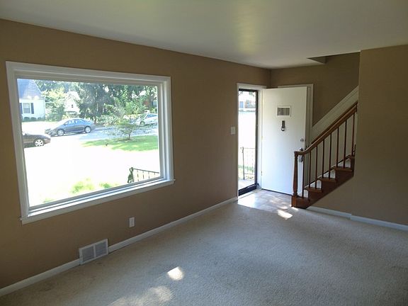 3rd image of 6328 Burlington Ave