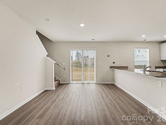 4th image of 5032 Wolfridge Ave
