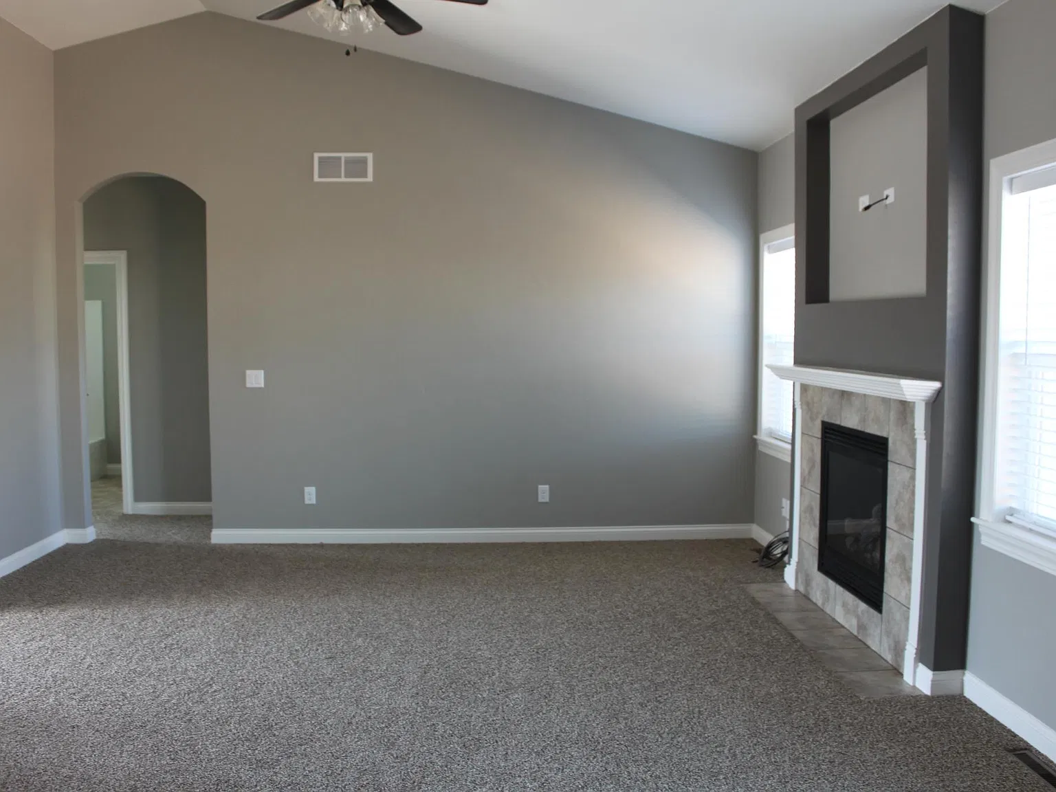 3 bed, 1400 sqft, $2,000 — Photo 2