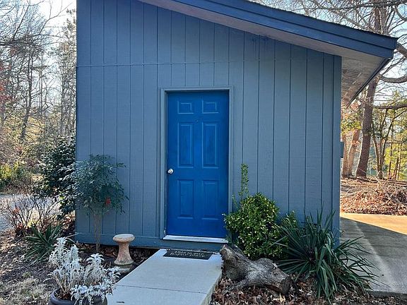 5th image of 152 Swann Ct