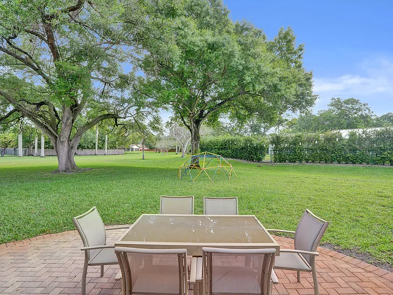 12213 Melissa Way — Photo 39
