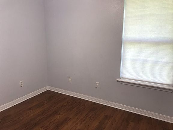 5th image of 785 W King St