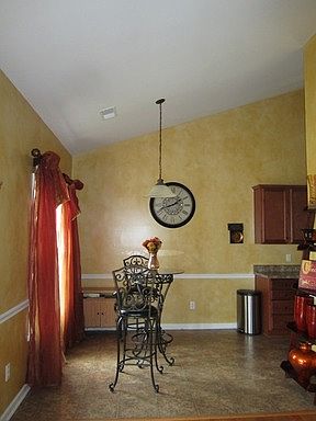 4th image of 4009 Pepperbush Dr