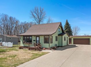 1524 2nd St SE, Minot, ND 58701