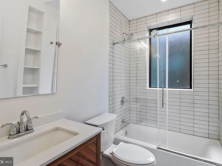 29 N St NW #2 — Photo 22