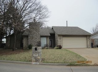 2301 Northwood Ln, Edmond, OK 73013