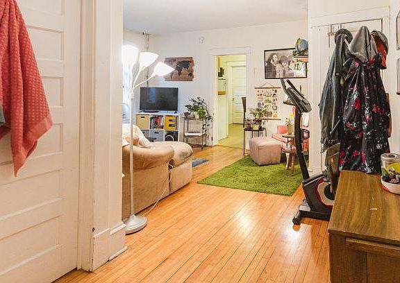 2nd image of 606 7th St SE #8B