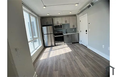 918 N Broad St #403 Photo 1