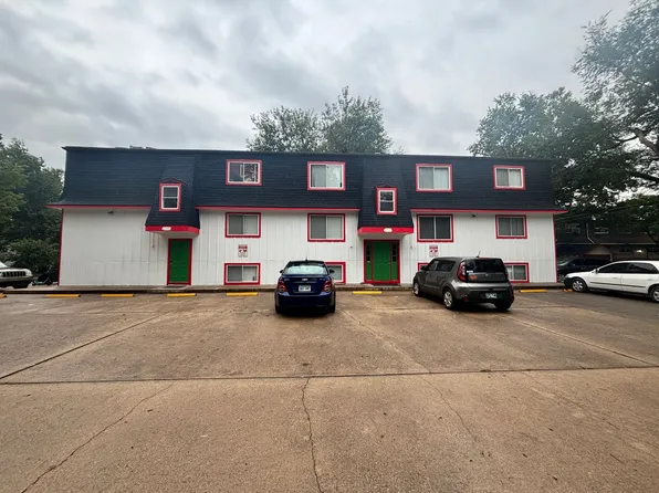 428 N 6th St #4, Manhattan, KS 66502