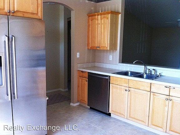 4th image of 89 Fleetwood Dr